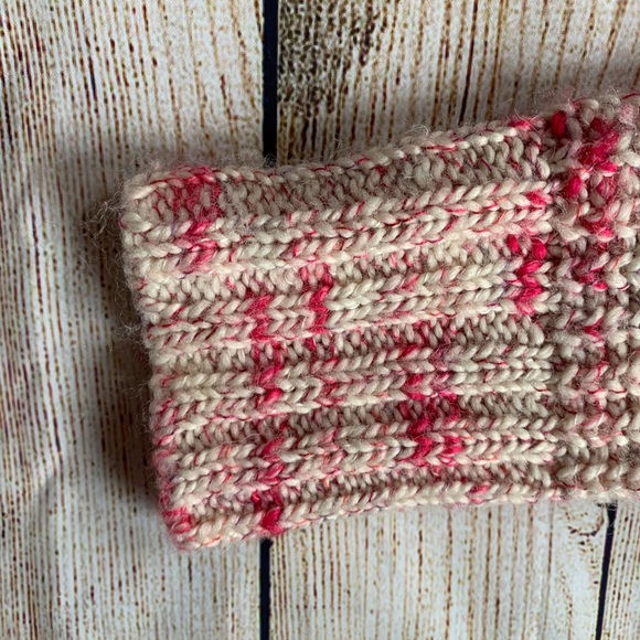 American Eagle | Pink and Cream Jegging Sweater - Picture 5 of 9